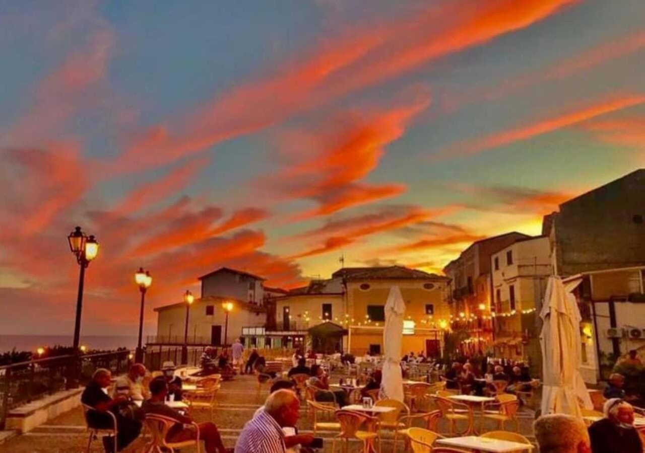 Uno Spettacolo Della Natura San Lucido Exteriör bild